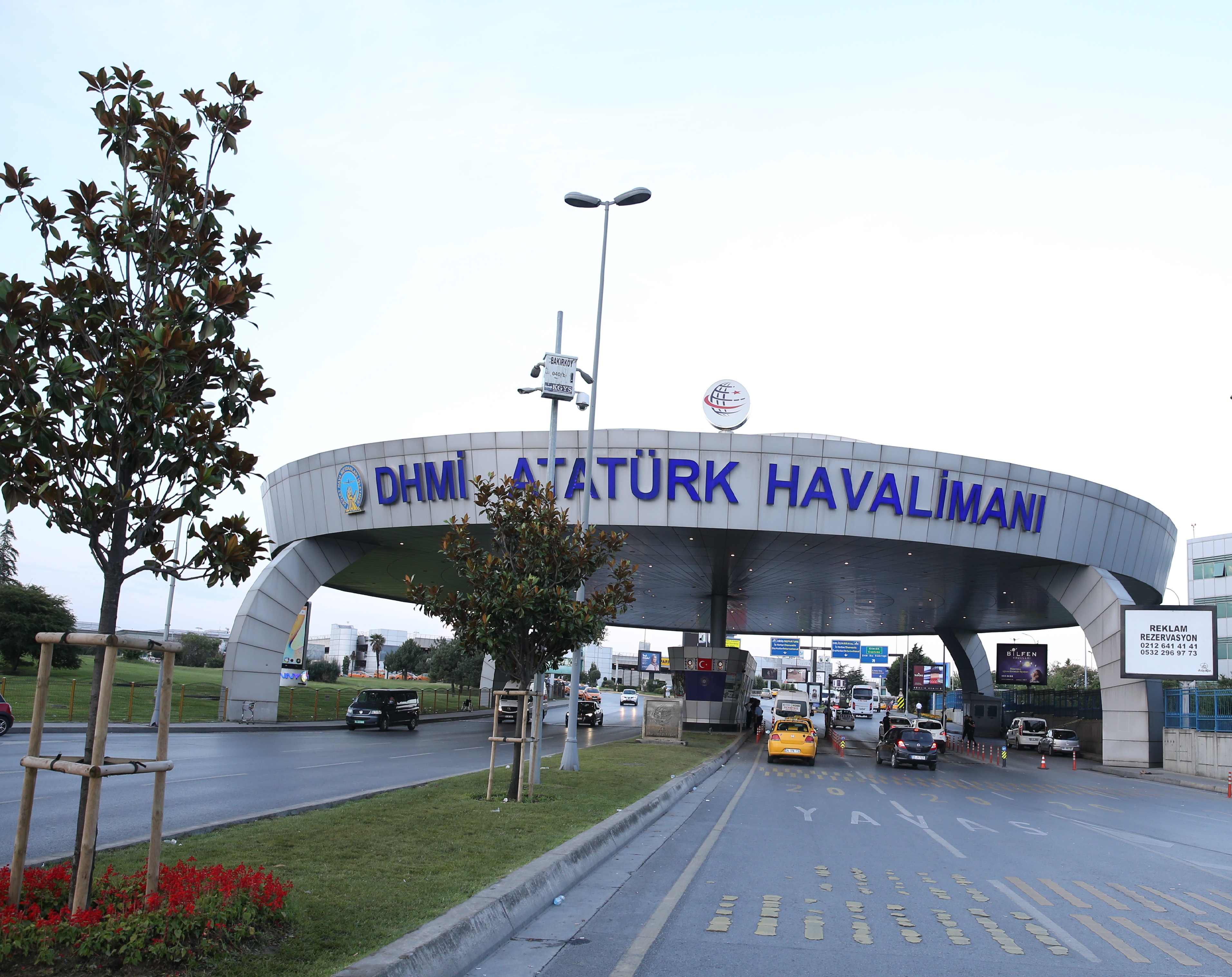 Aranan 58 kişi Atatürk Havalimanında yakalandı Aranan 58 kişi Atatürk Havalimanında yakalandı